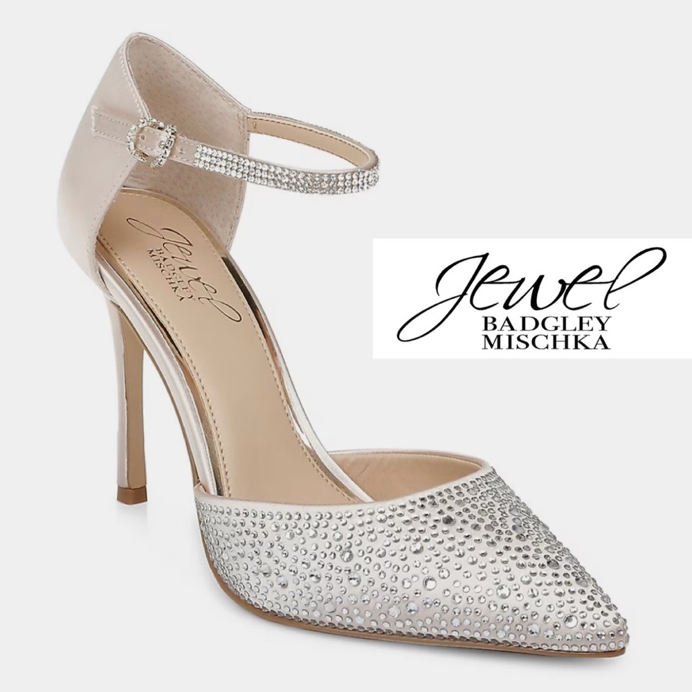 Jewel Badgley Mischka - Jailene Pumps - Colour Champagne - Women’s size 9